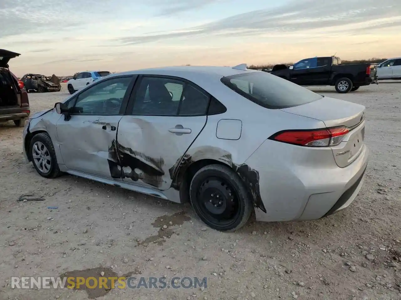 2 Photograph of a damaged car 5YFEPRAE0LP026558 TOYOTA COROLLA 2020