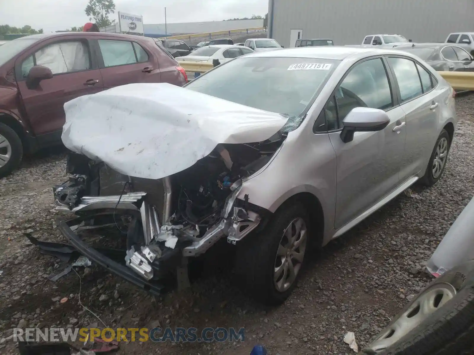 2 fotografías del automóvil dañado 5YFEPRAE0LP061441 TOYOTA COROLLA 2020