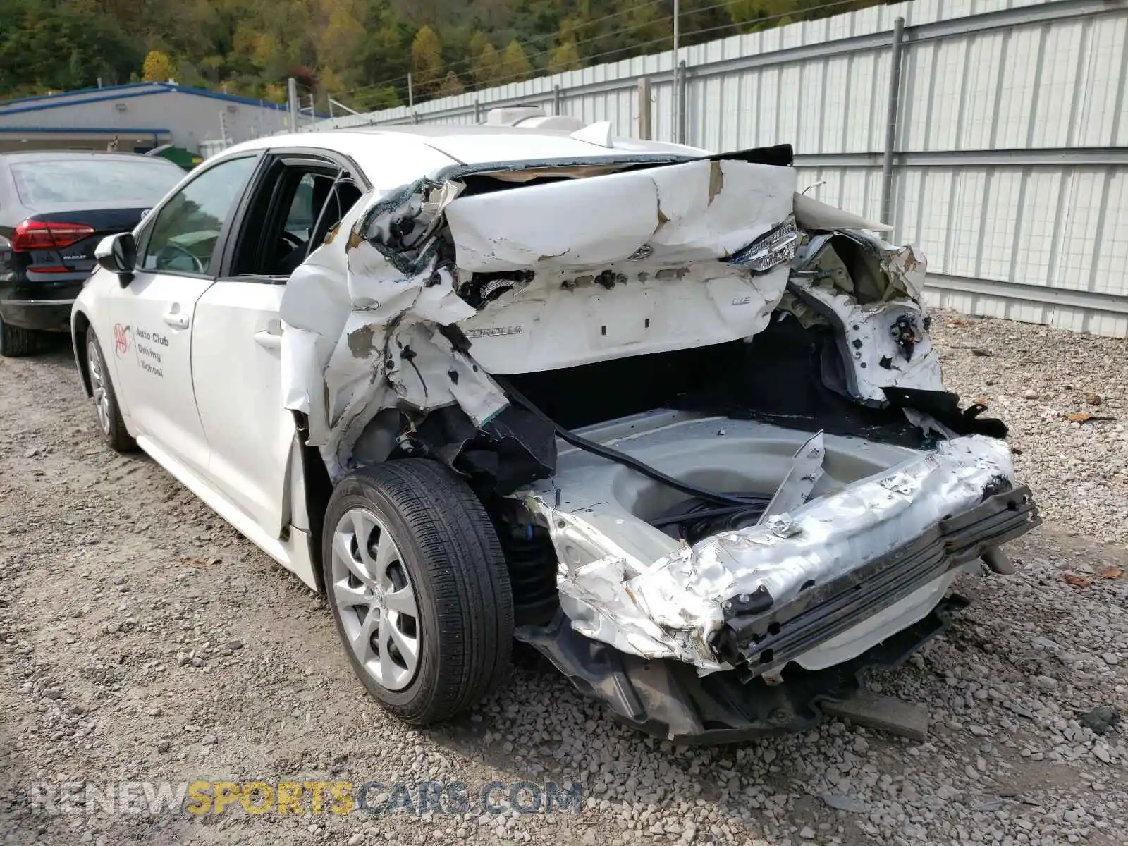3 Photograph of a damaged car 5YFEPRAE0LP095198 TOYOTA COROLLA 2020