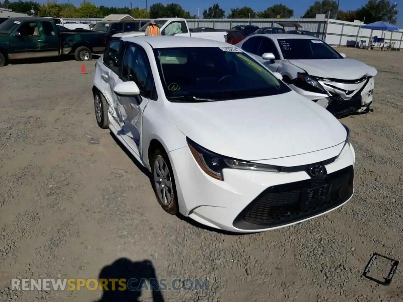 1 Photograph of a damaged car 5YFEPRAE0LP096609 TOYOTA COROLLA 2020