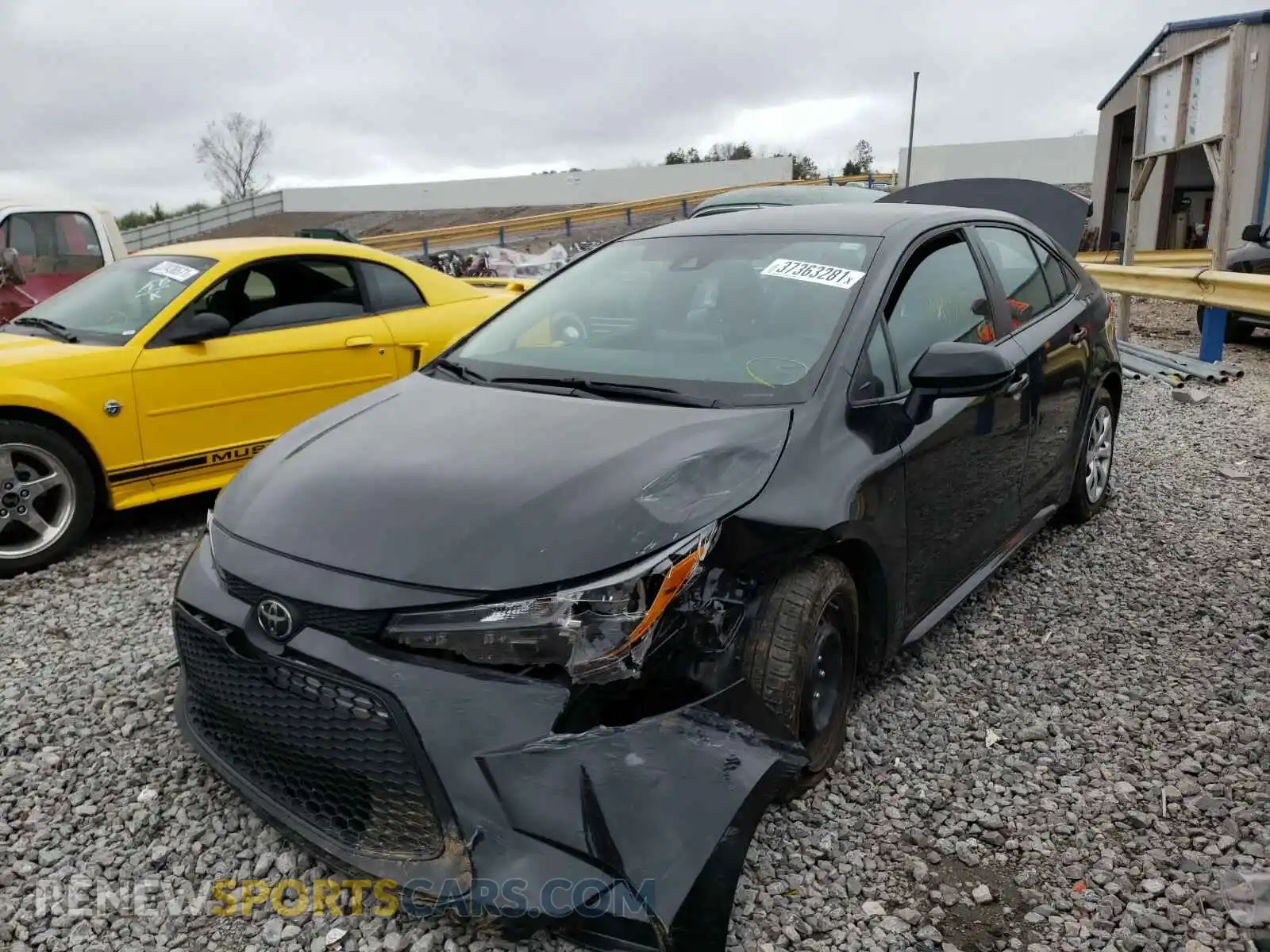 2 Photograph of a damaged car 5YFEPRAE0LP113330 TOYOTA COROLLA 2020
