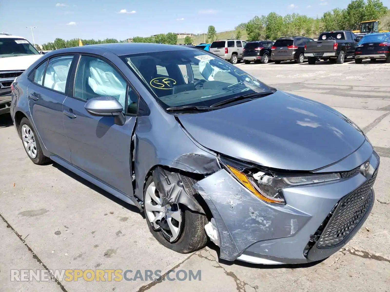 1 Фотография поврежденного автомобиля 5YFEPRAE0LP137904 TOYOTA COROLLA 2020