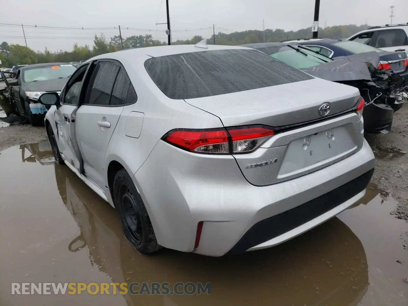 3 Photograph of a damaged car 5YFEPRAE1LP023233 TOYOTA COROLLA 2020