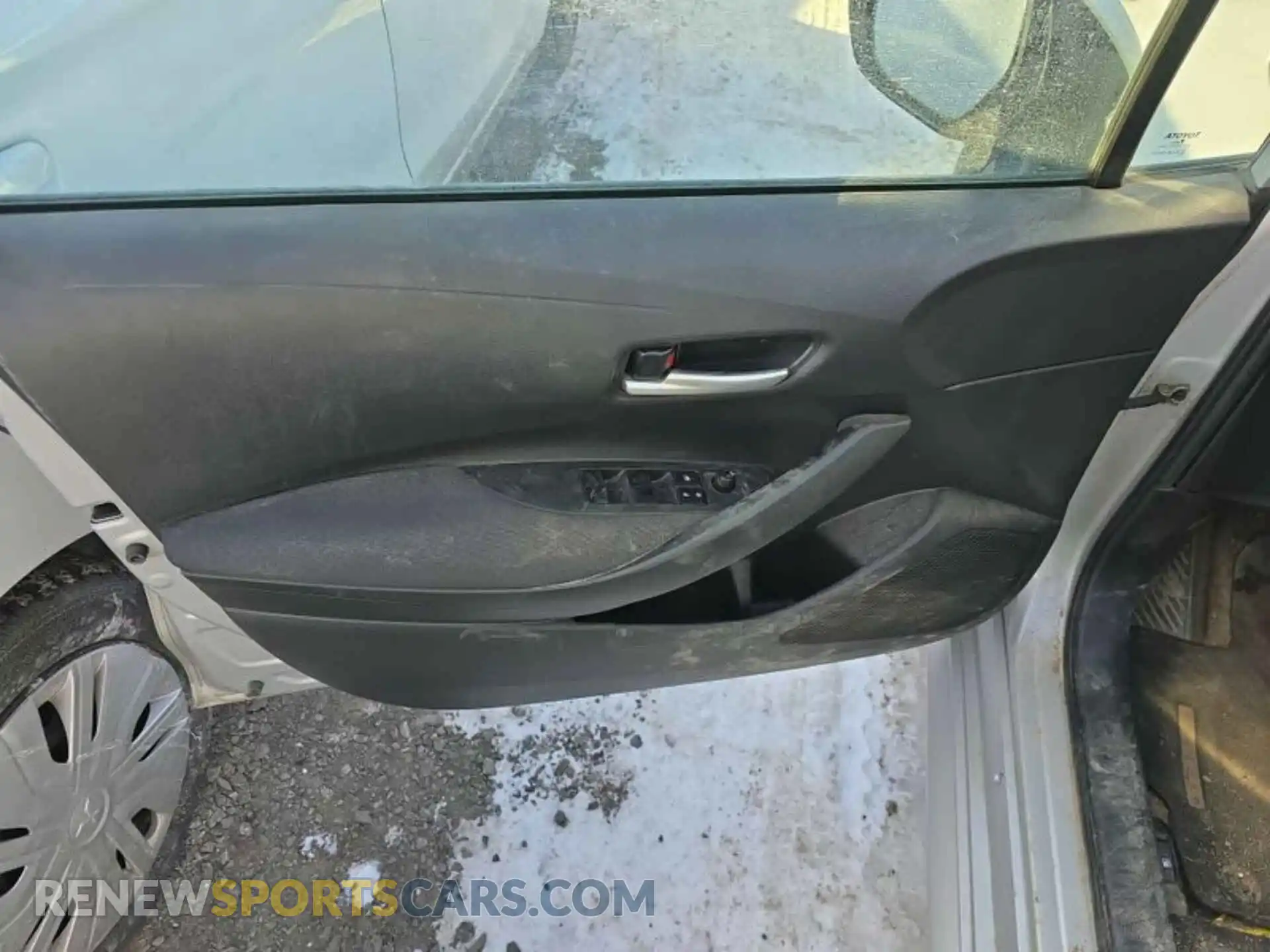 2 Photograph of a damaged car 5YFEPRAE1LP079155 TOYOTA COROLLA 2020