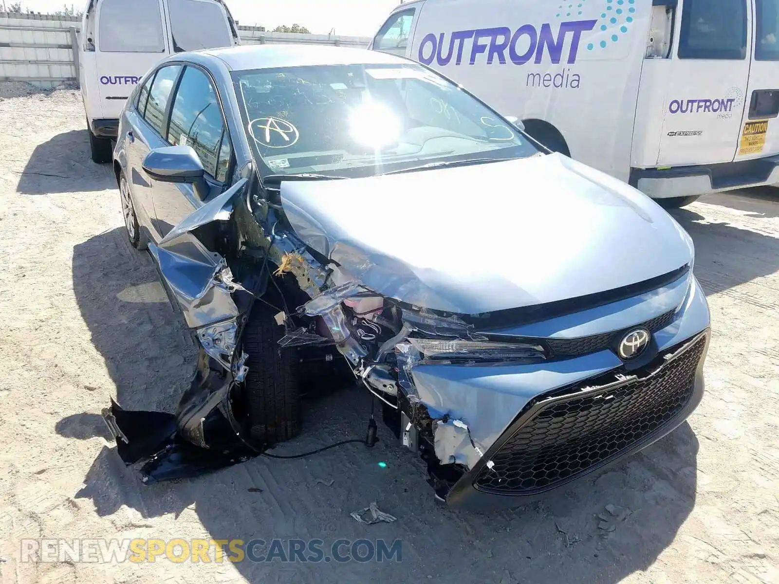 1 Photograph of a damaged car 5YFEPRAE1LP085845 TOYOTA COROLLA 2020