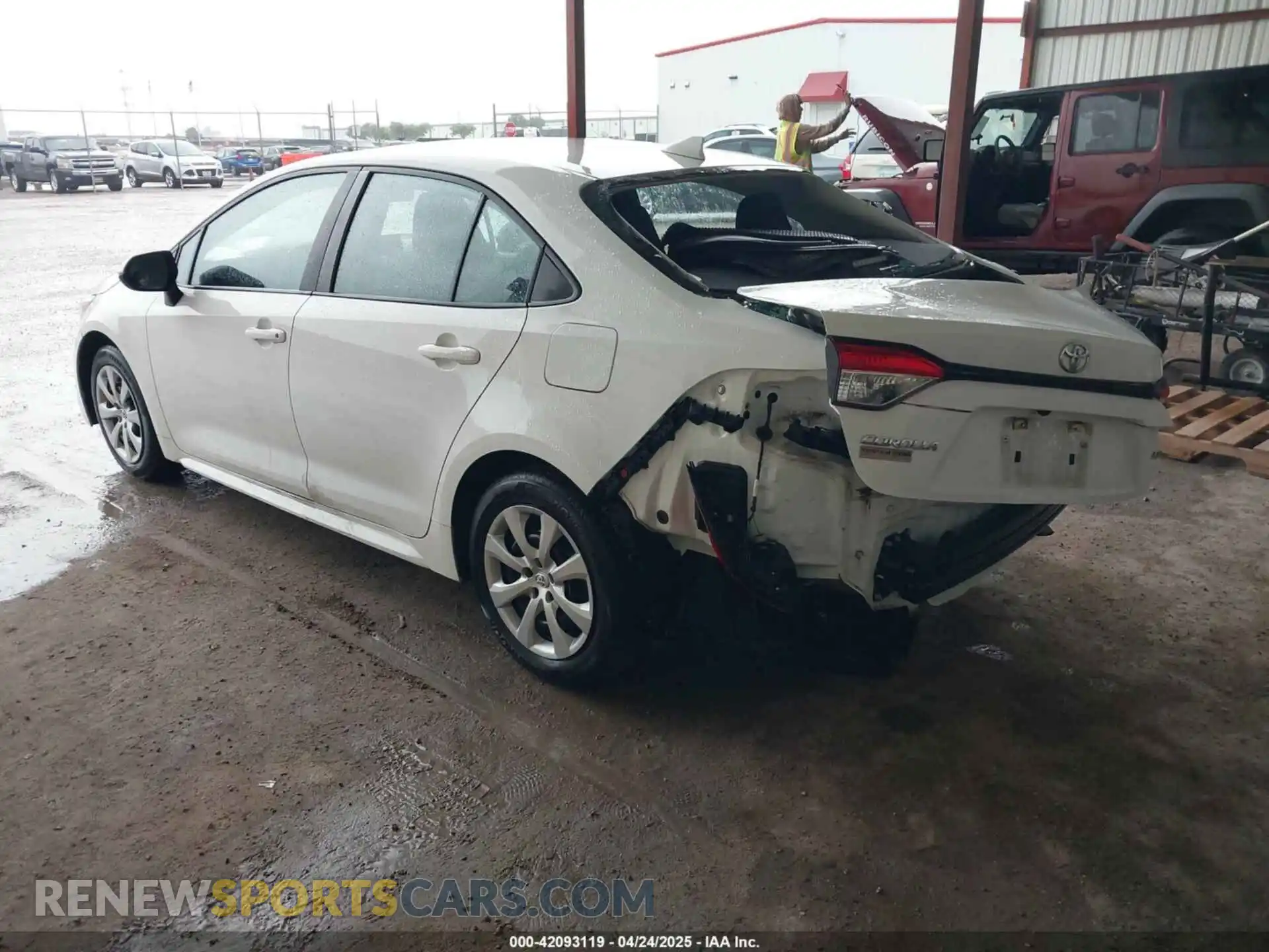 3 Photograph of a damaged car 5YFEPRAE1LP101610 TOYOTA COROLLA 2020