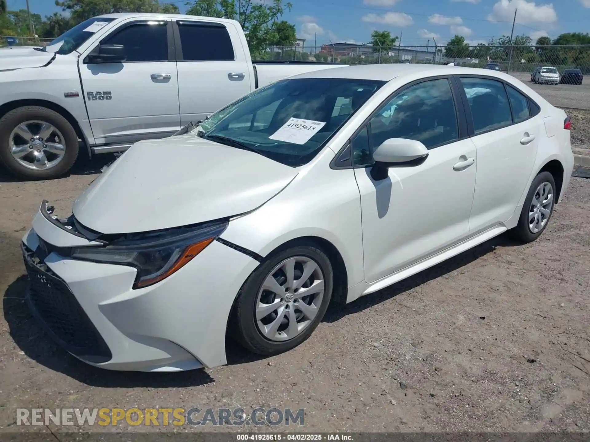 2 Photograph of a damaged car 5YFEPRAE1LP109996 TOYOTA COROLLA 2020