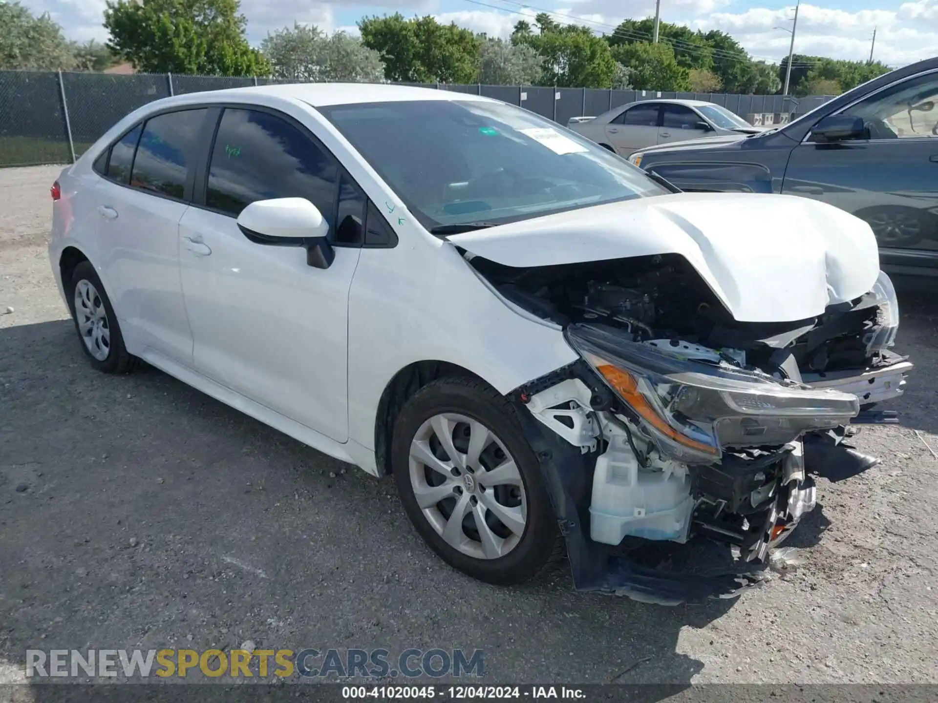 1 Photograph of a damaged car 5YFEPRAE1LP135160 TOYOTA COROLLA 2020