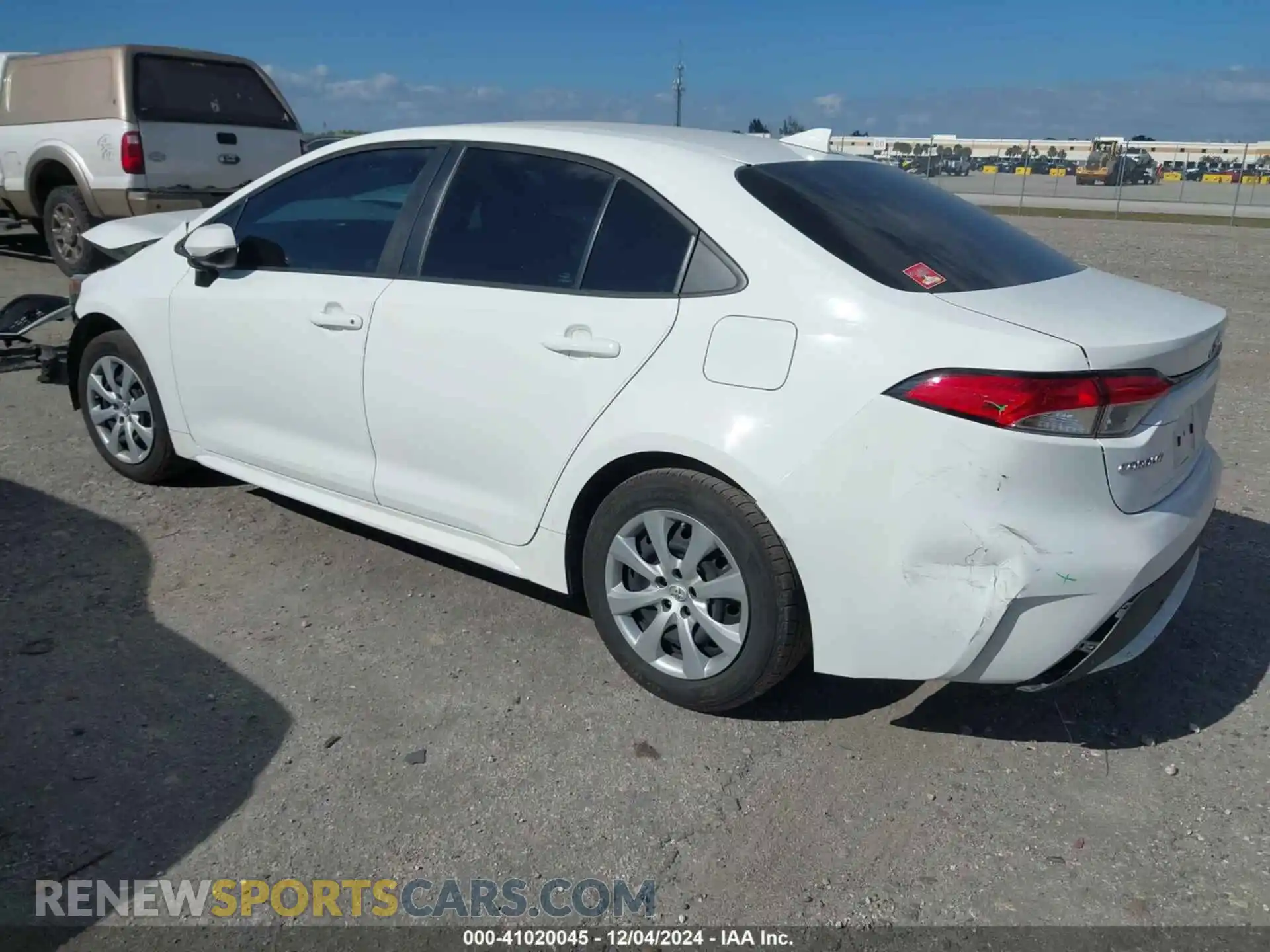 3 Photograph of a damaged car 5YFEPRAE1LP135160 TOYOTA COROLLA 2020