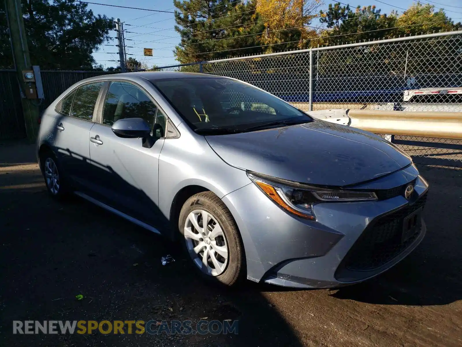 1 Photograph of a damaged car 5YFEPRAE2LP033723 TOYOTA COROLLA 2020