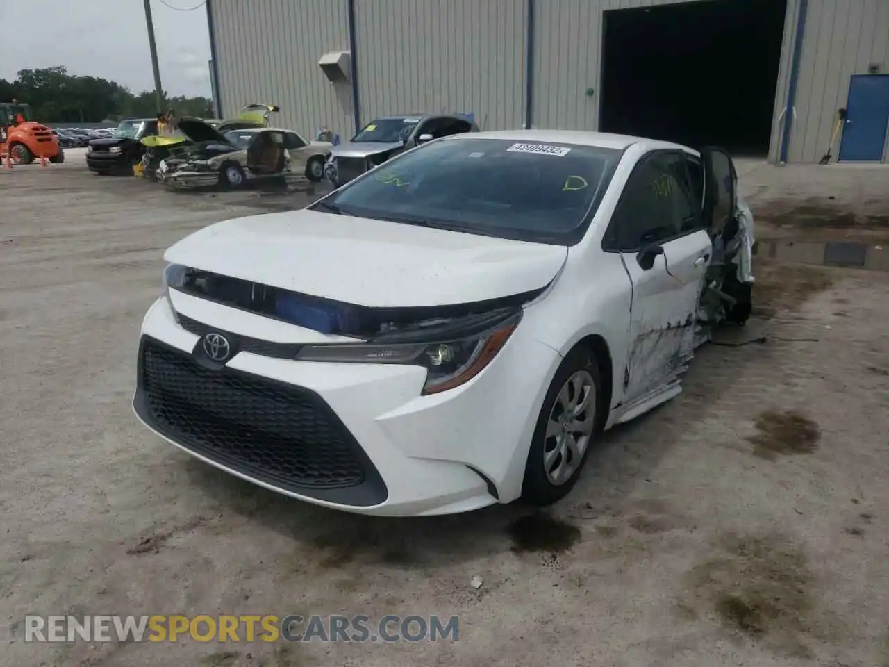 2 Photograph of a damaged car 5YFEPRAE2LP067354 TOYOTA COROLLA 2020