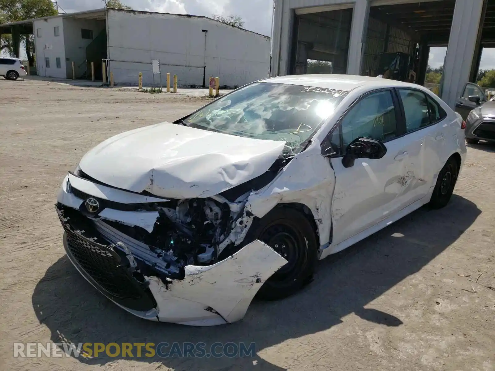 2 fotografías del automóvil dañado 5YFEPRAE2LP070903 TOYOTA COROLLA 2020