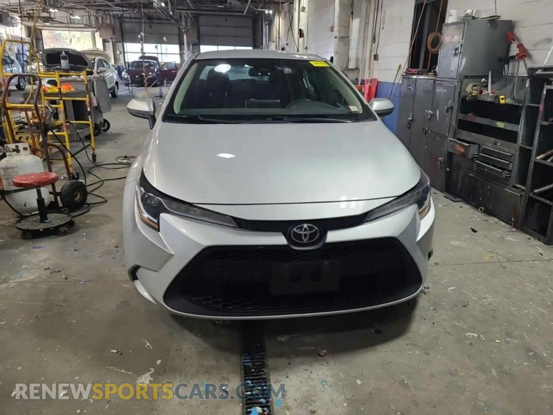 1 Photograph of a damaged car 5YFEPRAE2LP082601 TOYOTA COROLLA 2020