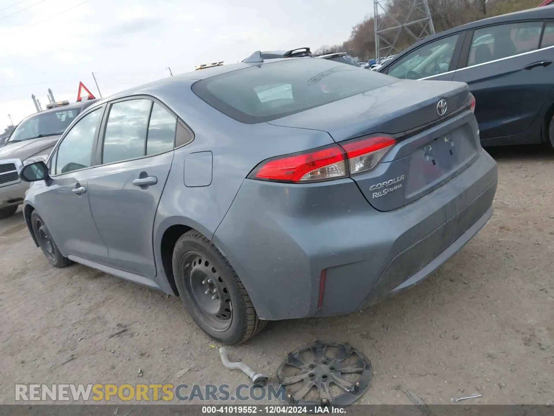 3 Photograph of a damaged car 5YFEPRAE2LP092870 TOYOTA COROLLA 2020