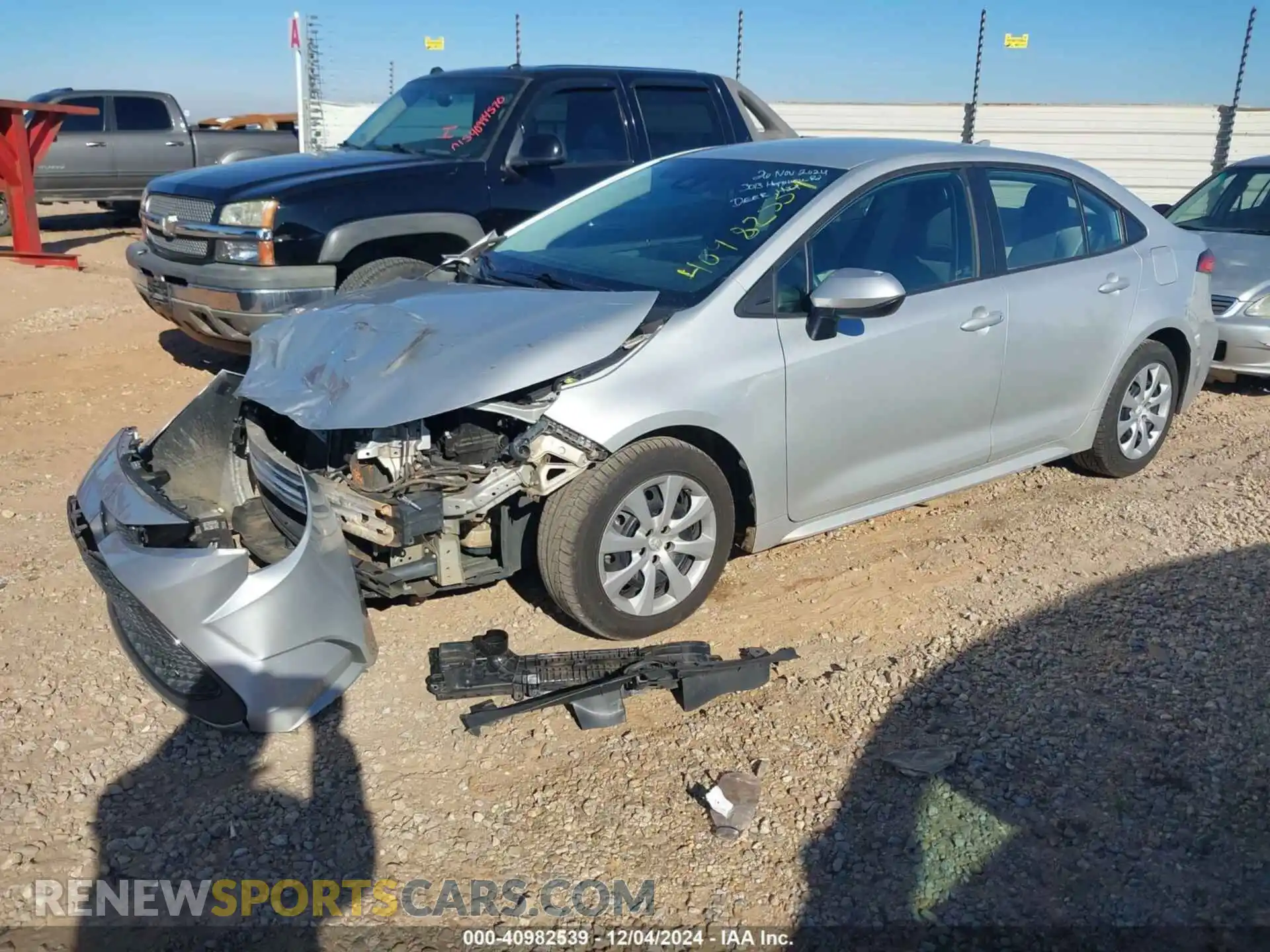 2 Photograph of a damaged car 5YFEPRAE2LP136950 TOYOTA COROLLA 2020