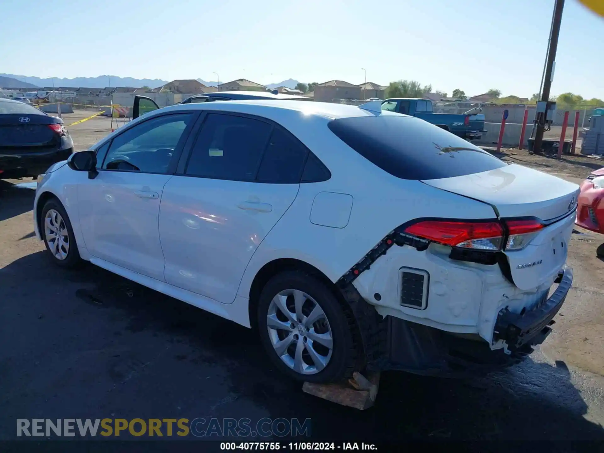 3 Photograph of a damaged car 5YFEPRAE3LP012718 TOYOTA COROLLA 2020