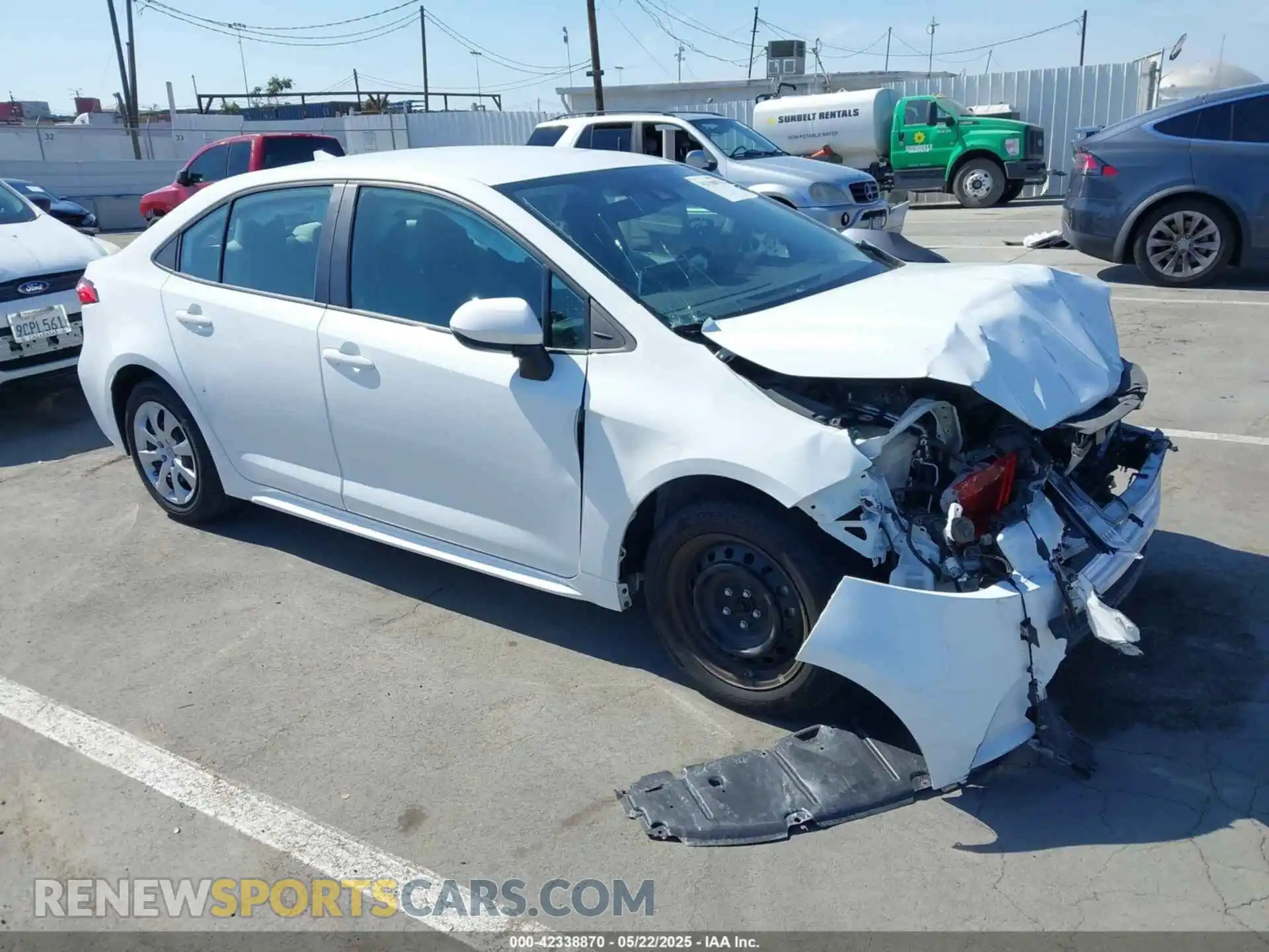 1 Photograph of a damaged car 5YFEPRAE3LP039367 TOYOTA COROLLA 2020