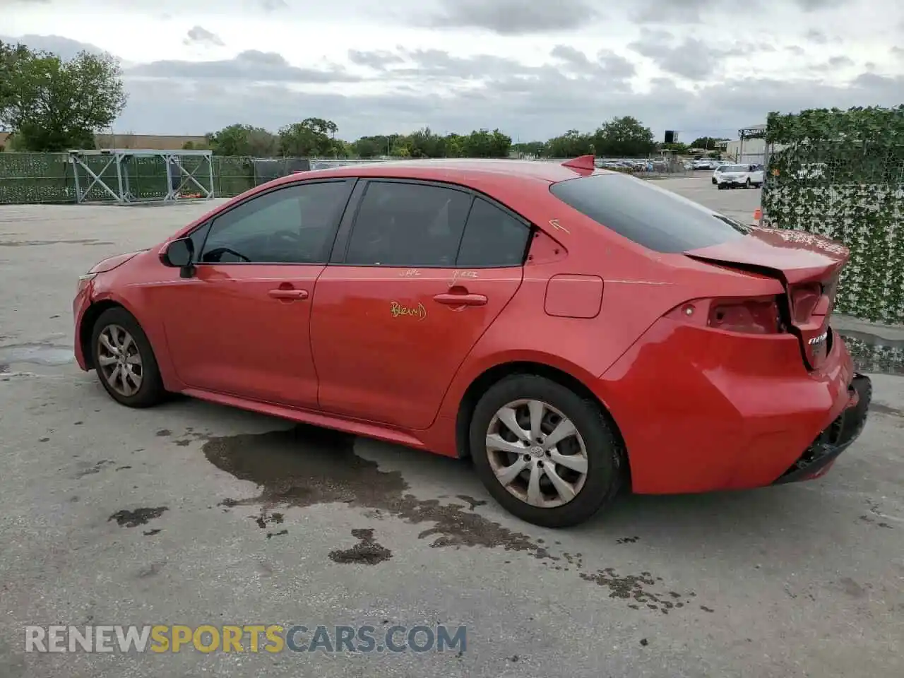 2 Photograph of a damaged car 5YFEPRAE3LP046643 TOYOTA COROLLA 2020