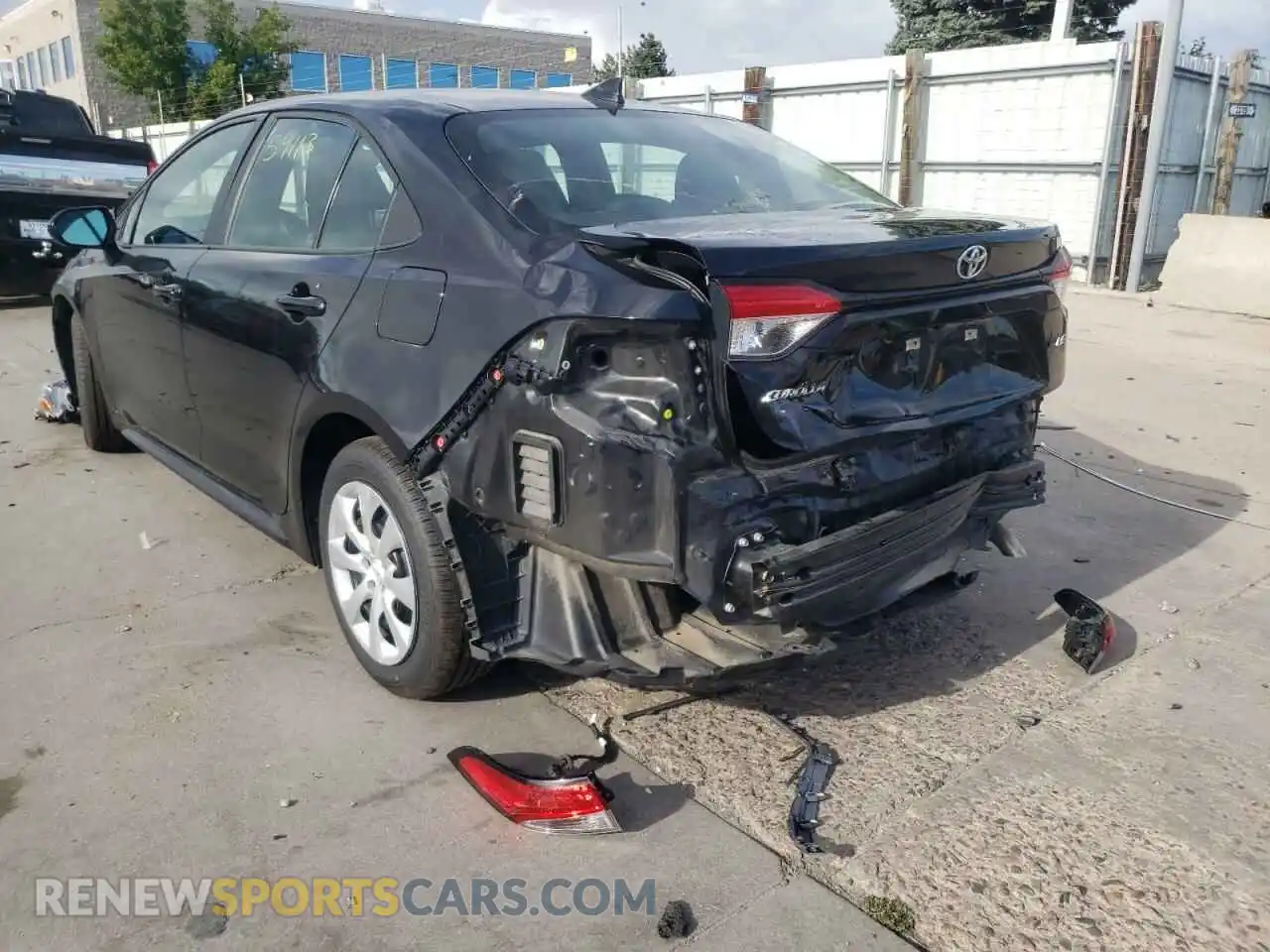 3 Photograph of a damaged car 5YFEPRAE3LP063930 TOYOTA COROLLA 2020