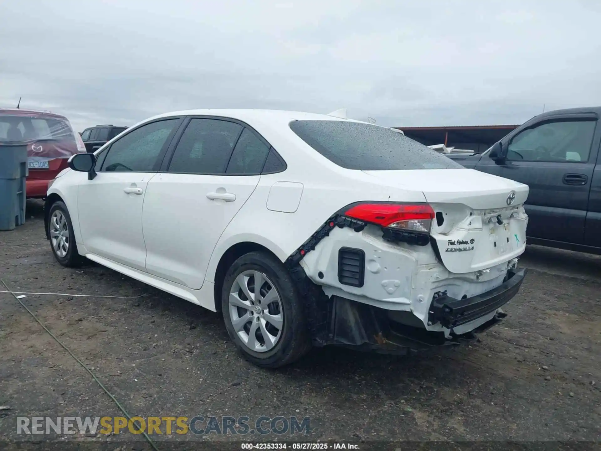 3 Photograph of a damaged car 5YFEPRAE3LP075222 TOYOTA COROLLA 2020