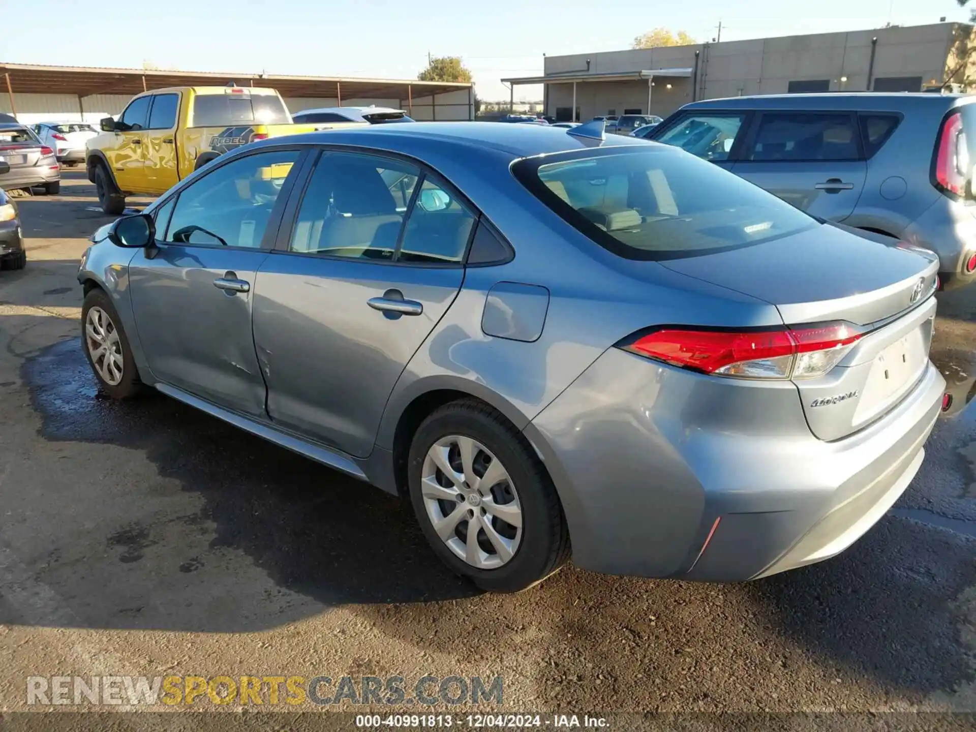 3 Photograph of a damaged car 5YFEPRAE3LP077780 TOYOTA COROLLA 2020