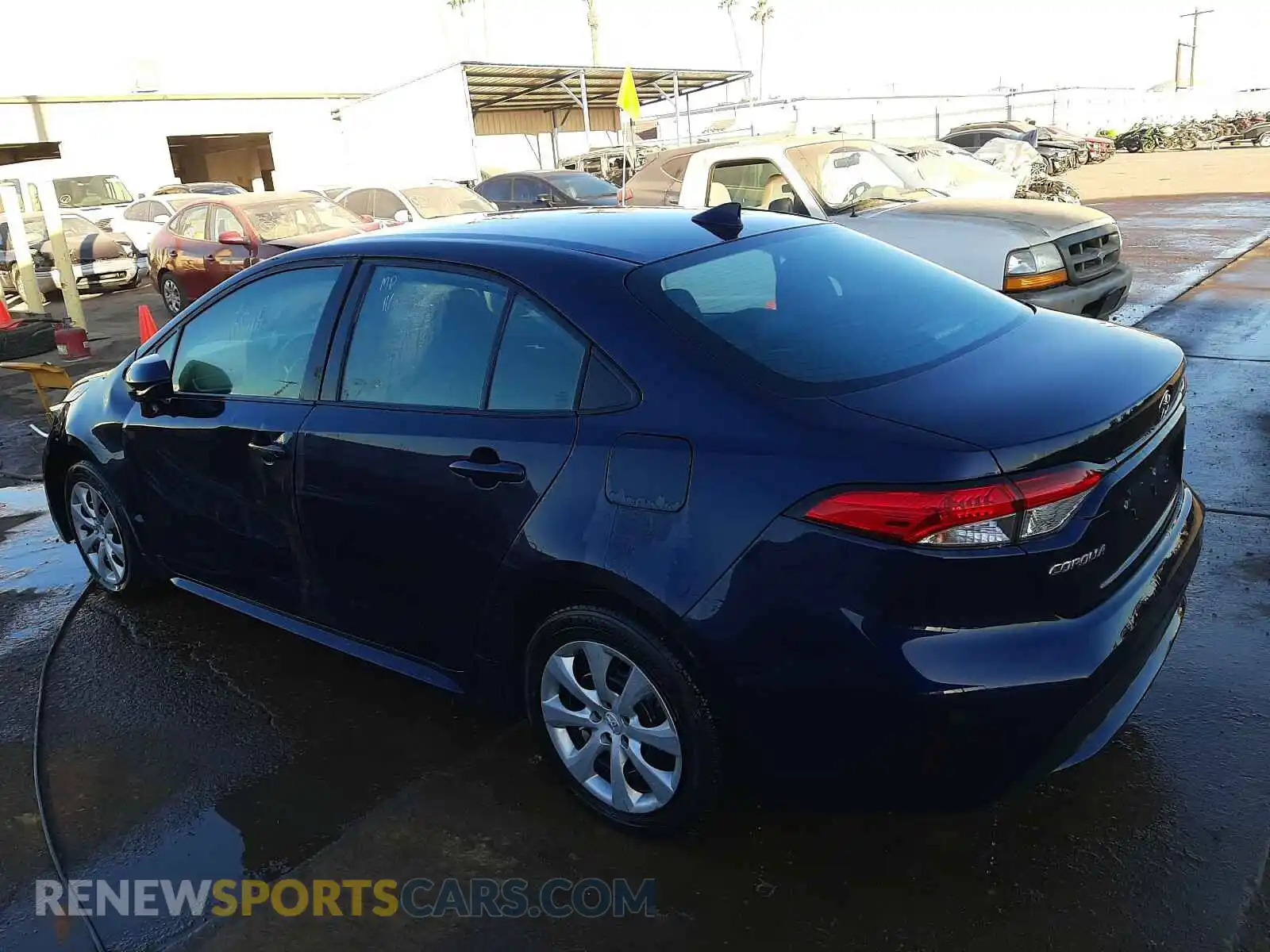 3 Photograph of a damaged car 5YFEPRAE3LP088276 TOYOTA COROLLA 2020