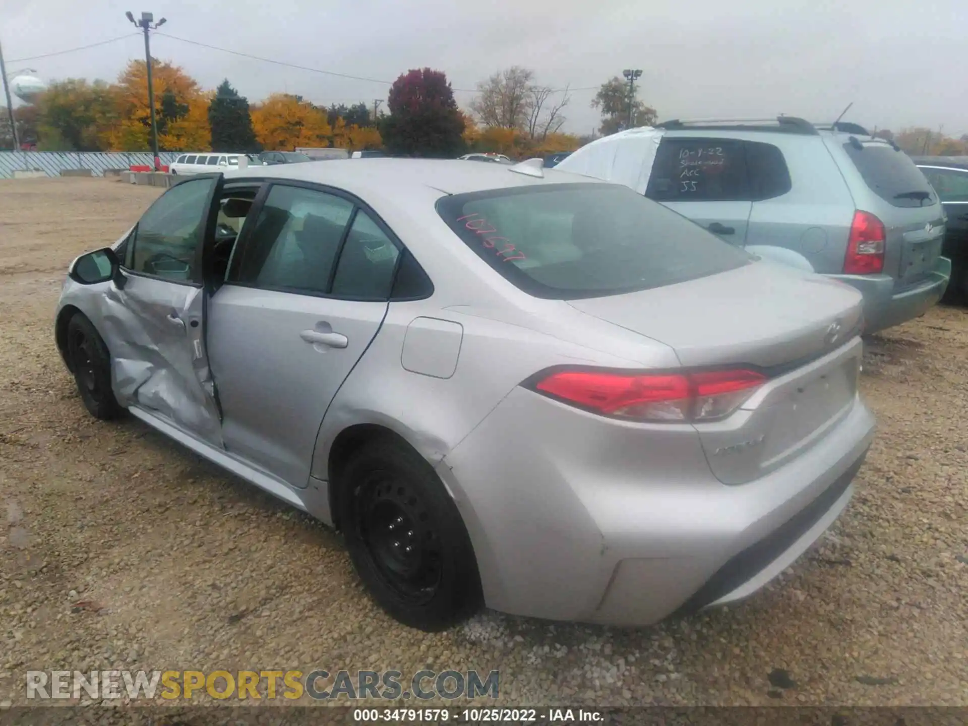 3 Photograph of a damaged car 5YFEPRAE3LP107697 TOYOTA COROLLA 2020