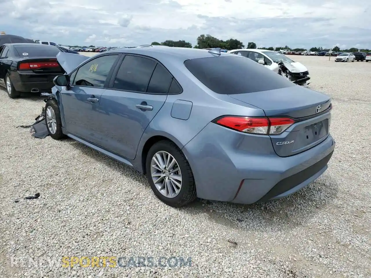3 Photograph of a damaged car 5YFEPRAE3LP132504 TOYOTA COROLLA 2020