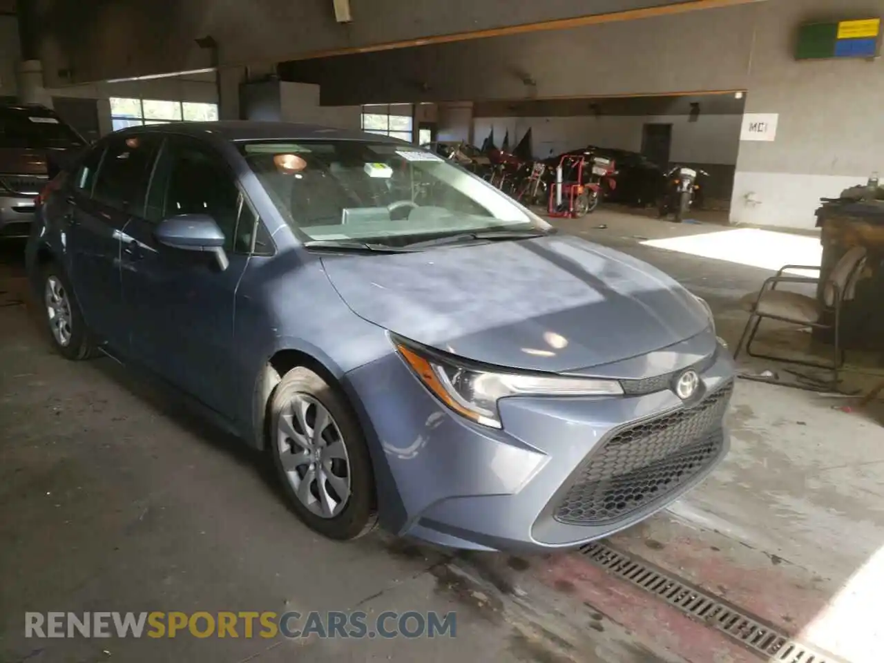 1 Photograph of a damaged car 5YFEPRAE4LP023873 TOYOTA COROLLA 2020