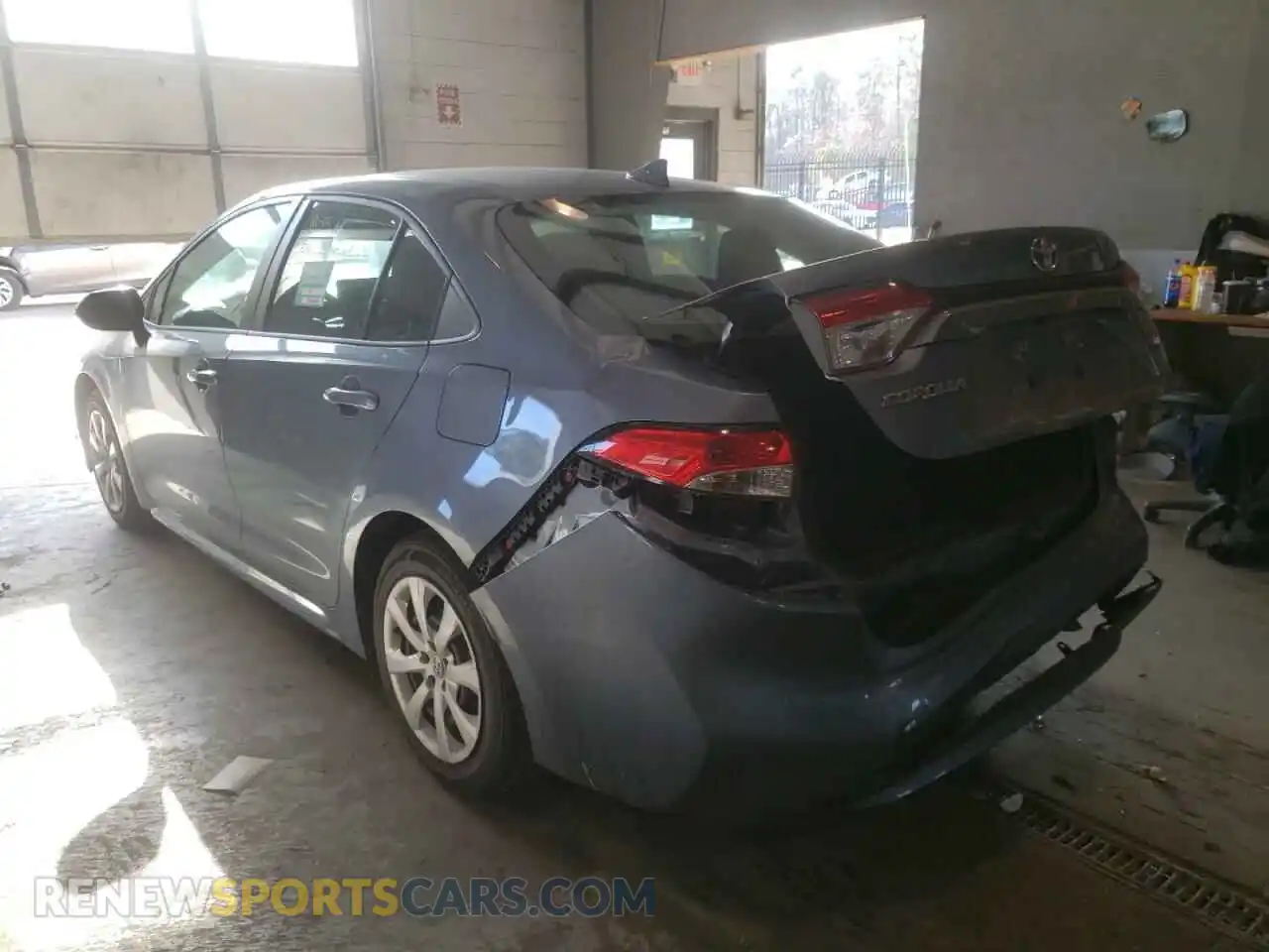 3 Photograph of a damaged car 5YFEPRAE4LP023873 TOYOTA COROLLA 2020