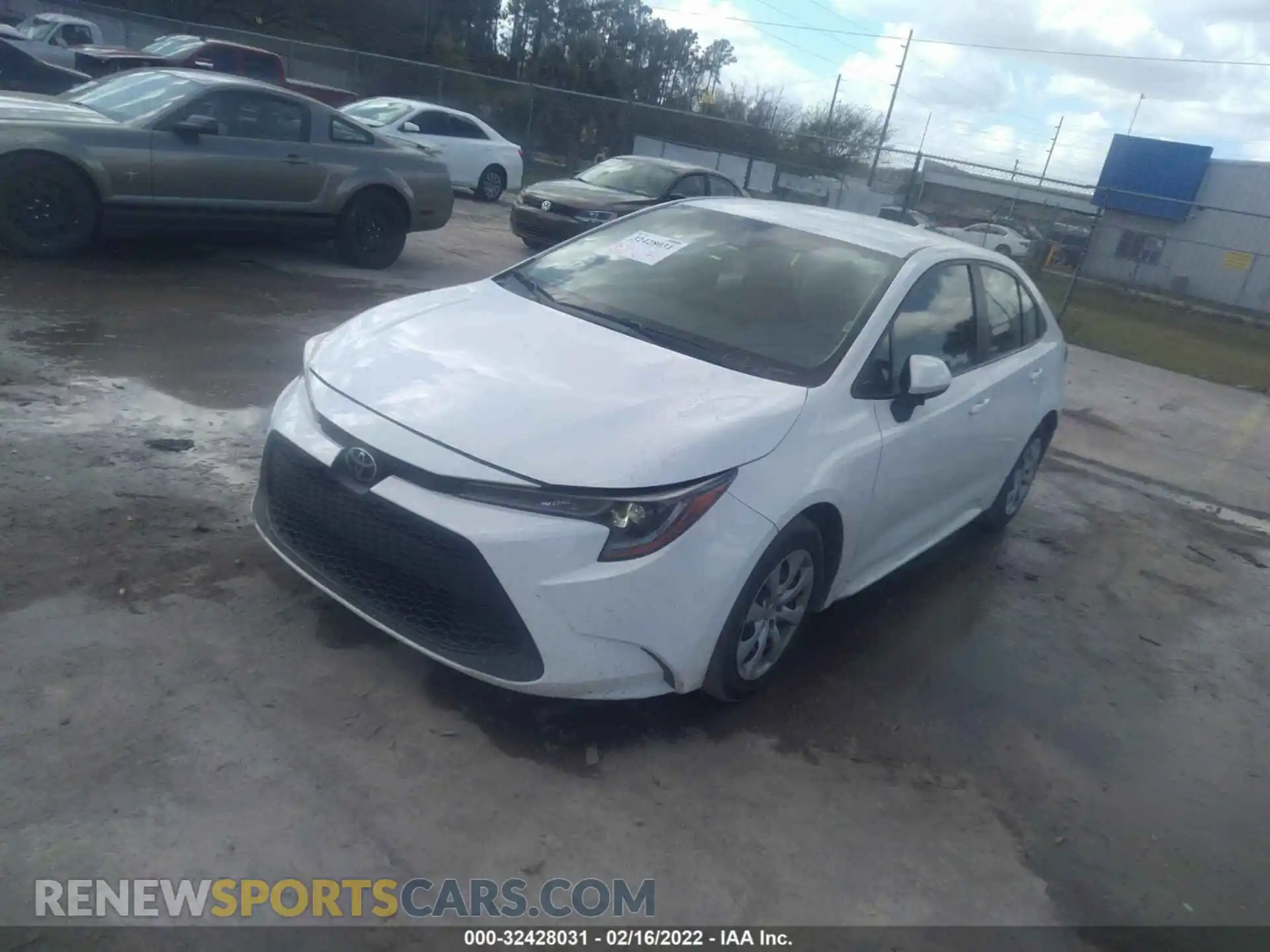 2 Photograph of a damaged car 5YFEPRAE4LP027129 TOYOTA COROLLA 2020