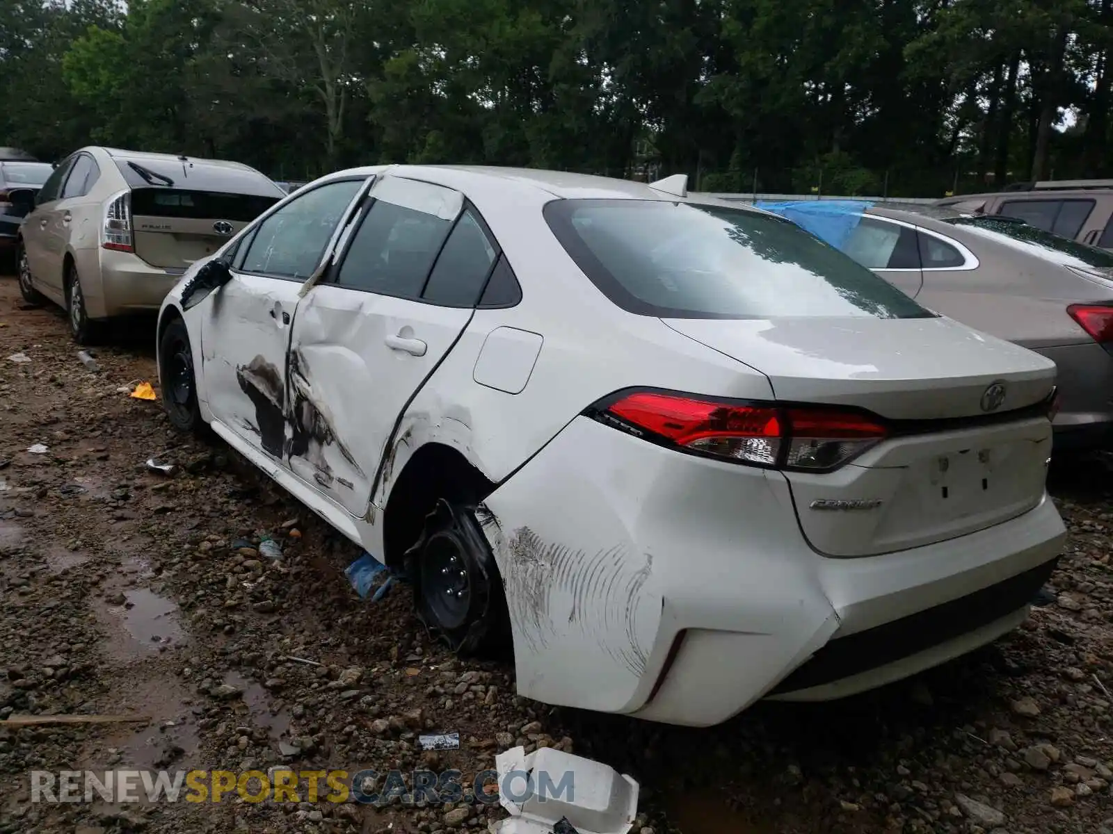 3 Photograph of a damaged car 5YFEPRAE4LP040205 TOYOTA COROLLA 2020