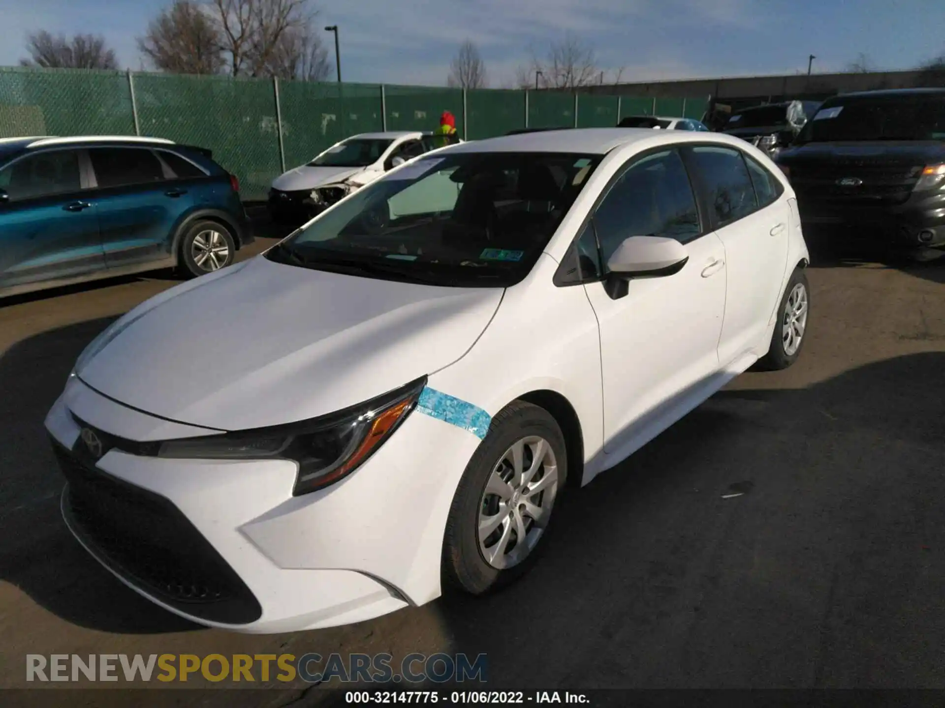 2 Photograph of a damaged car 5YFEPRAE4LP066626 TOYOTA COROLLA 2020