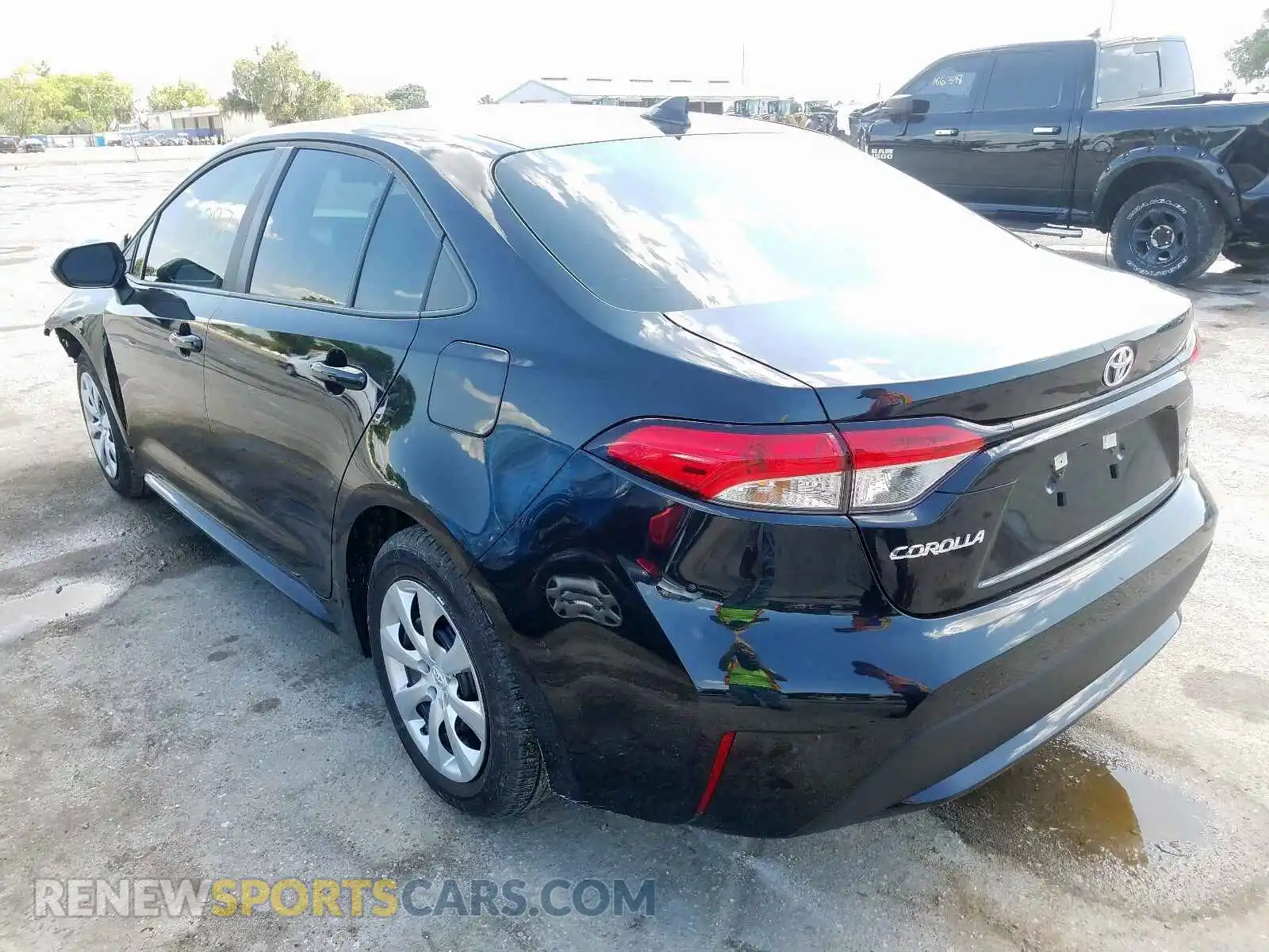 3 Photograph of a damaged car 5YFEPRAE4LP093499 TOYOTA COROLLA 2020