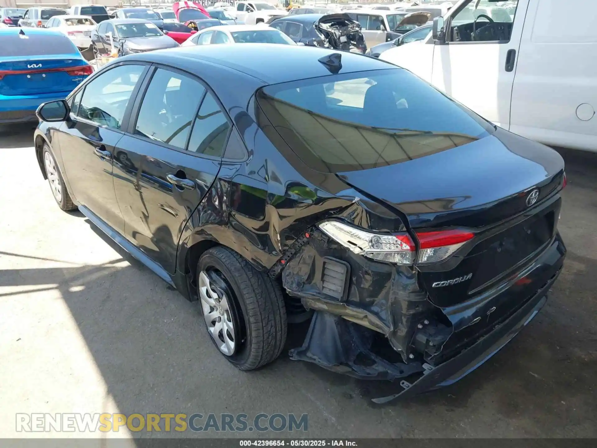 3 Photograph of a damaged car 5YFEPRAE4LP095365 TOYOTA COROLLA 2020