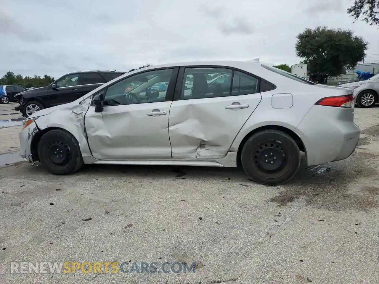 2 Photograph of a damaged car 5YFEPRAE4LP133712 TOYOTA COROLLA 2020