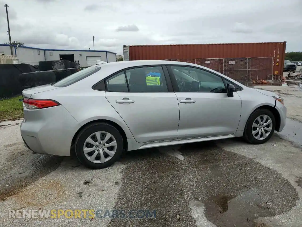 3 Photograph of a damaged car 5YFEPRAE4LP133712 TOYOTA COROLLA 2020