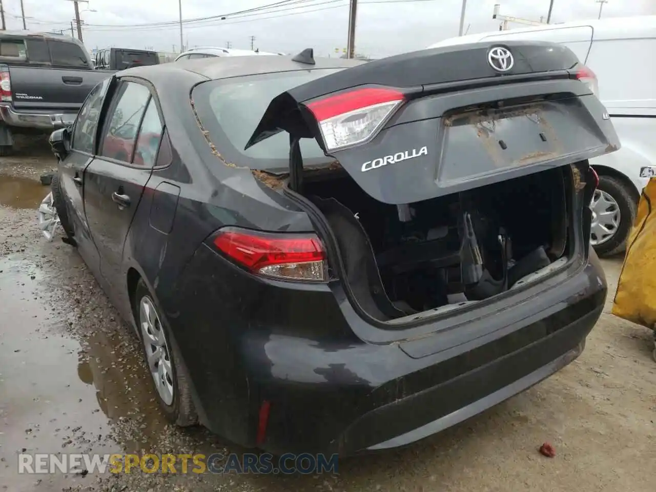 3 Photograph of a damaged car 5YFEPRAE4LP137677 TOYOTA COROLLA 2020