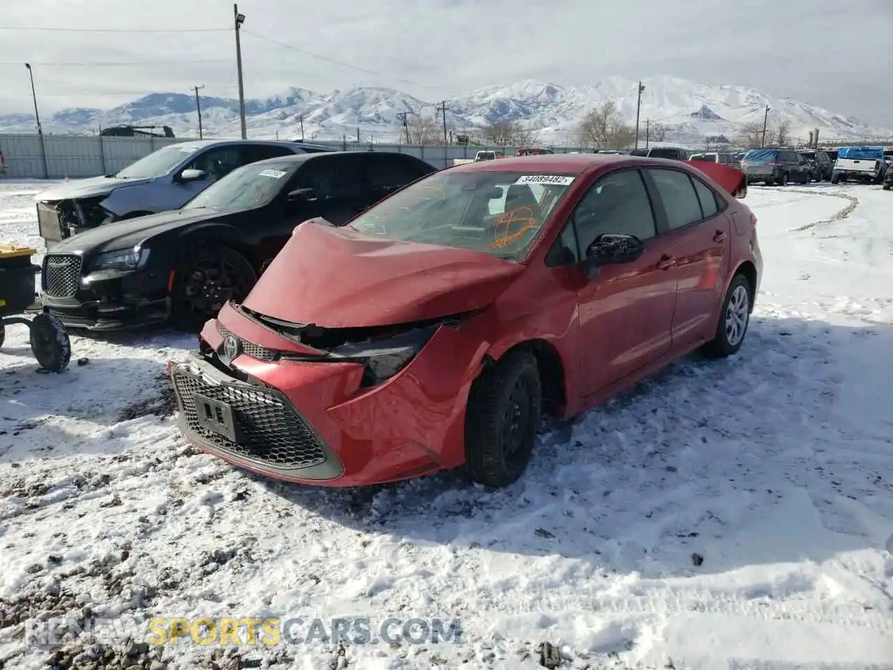 2 fotografías del automóvil dañado 5YFEPRAE5LP008461 TOYOTA COROLLA 2020