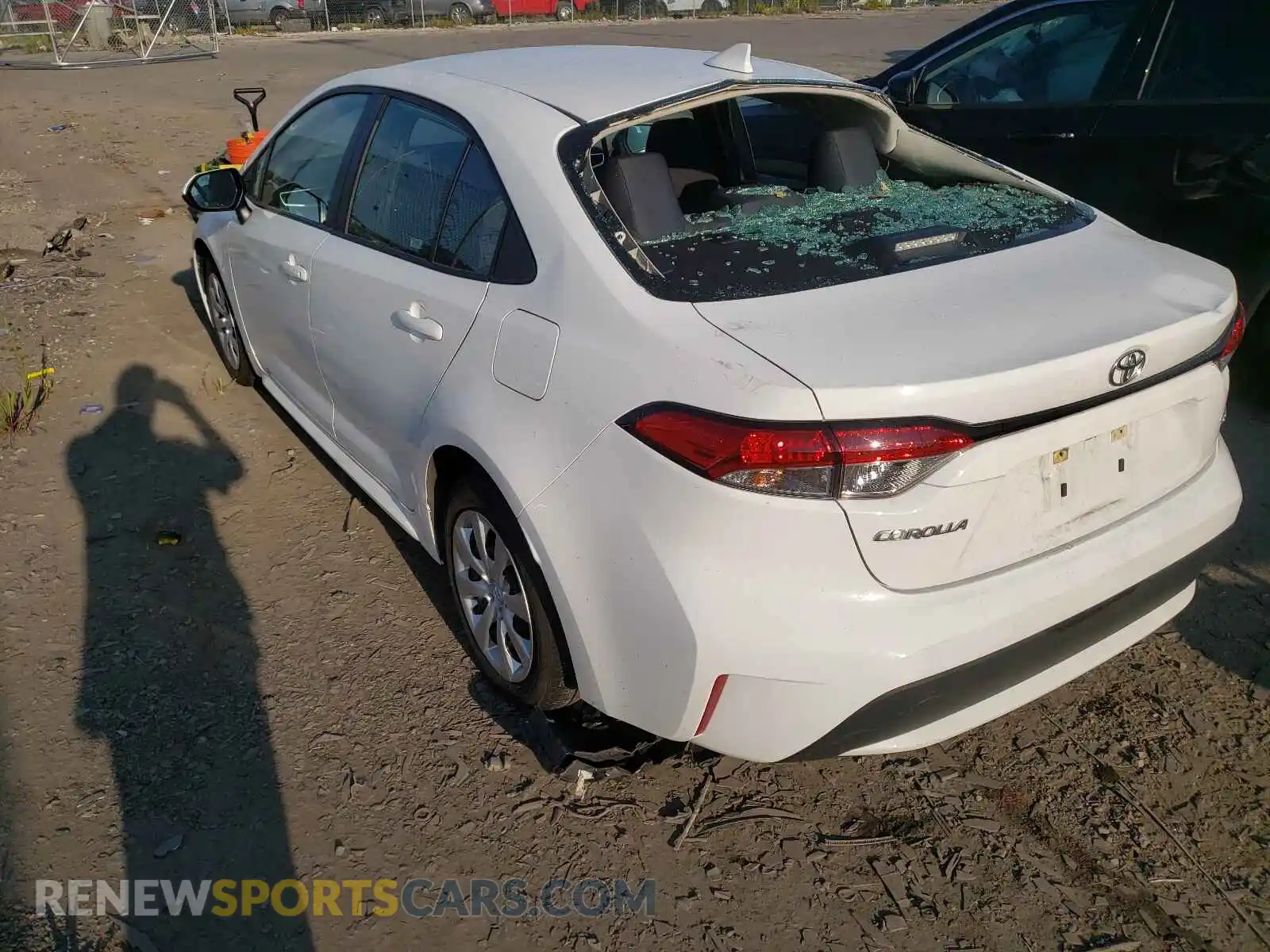3 Photograph of a damaged car 5YFEPRAE5LP026748 TOYOTA COROLLA 2020