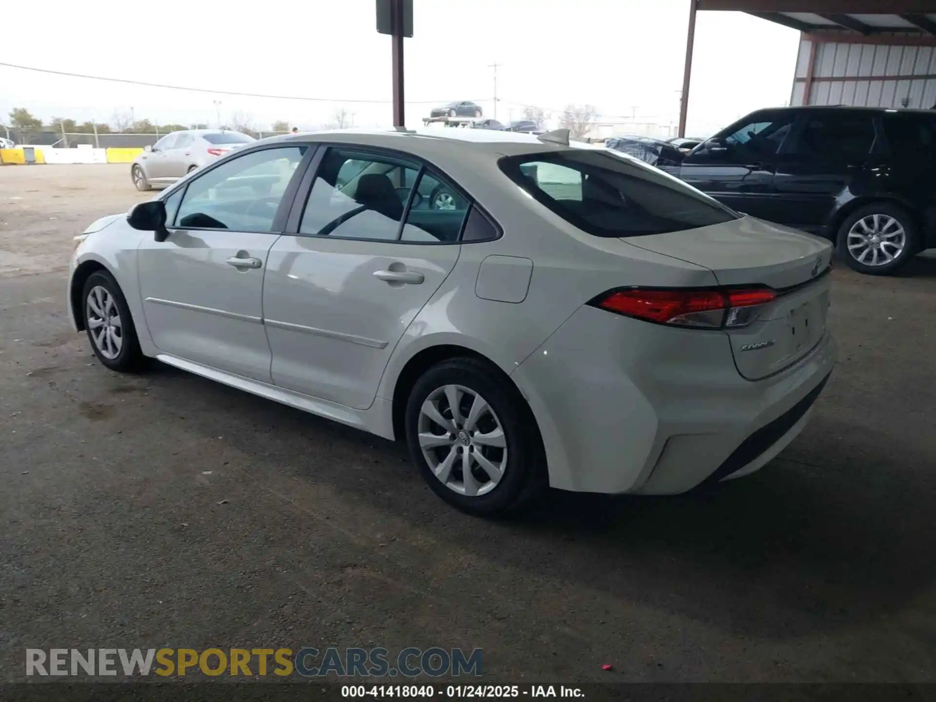 3 Photograph of a damaged car 5YFEPRAE5LP036650 TOYOTA COROLLA 2020