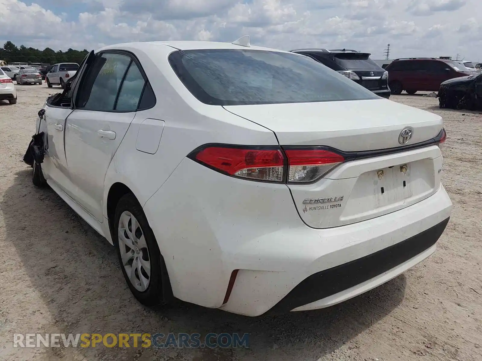 3 Photograph of a damaged car 5YFEPRAE5LP038737 TOYOTA COROLLA 2020