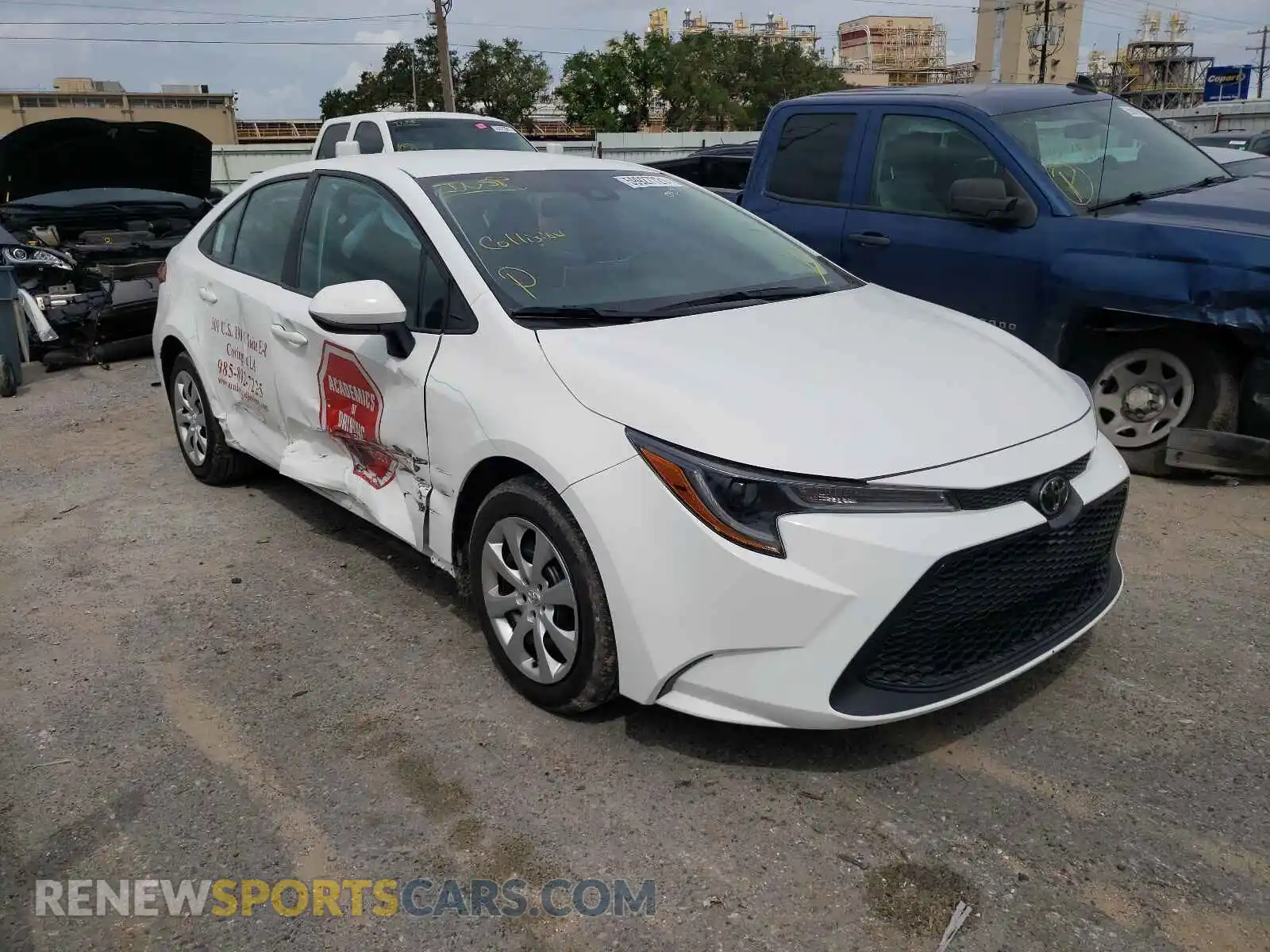 1 Photograph of a damaged car 5YFEPRAE5LP045929 TOYOTA COROLLA 2020