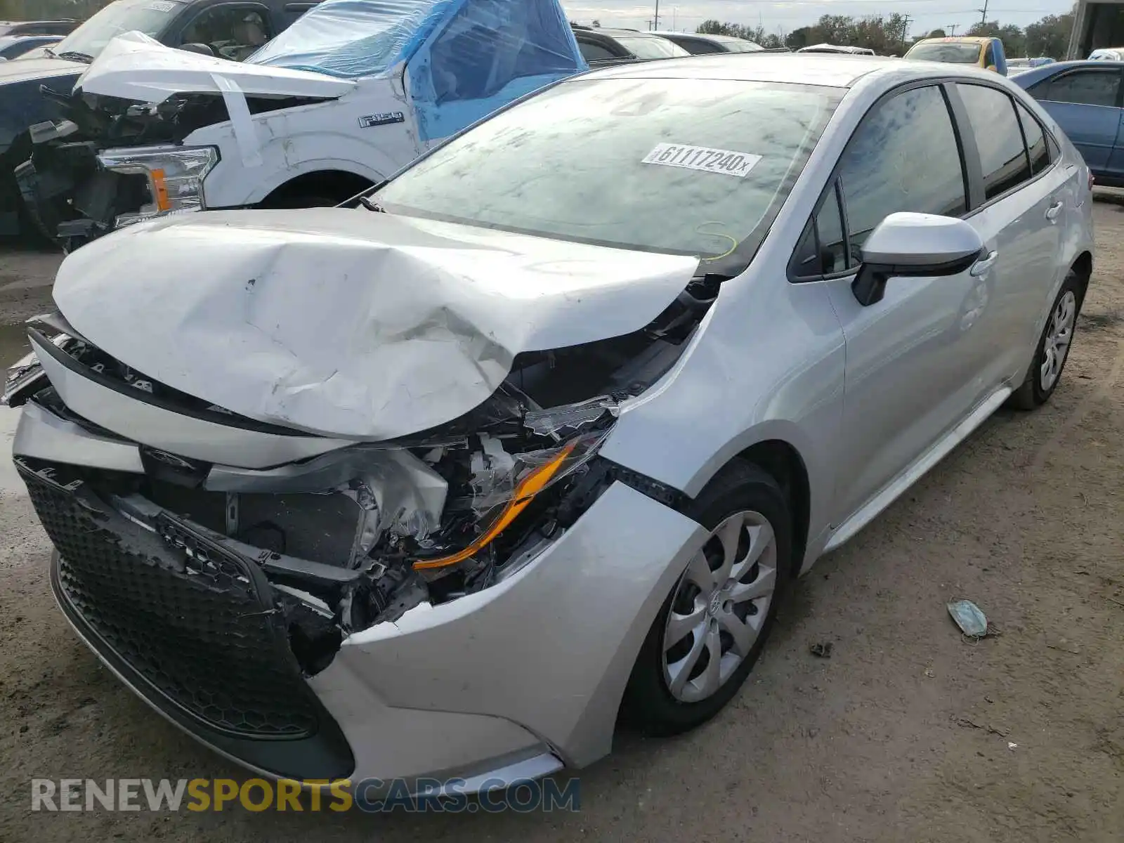 2 fotografías del automóvil dañado 5YFEPRAE5LP066165 TOYOTA COROLLA 2020