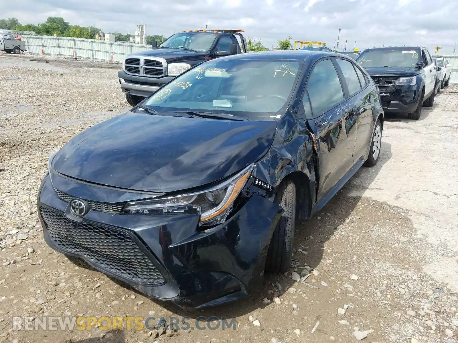 2 Photograph of a damaged car 5YFEPRAE5LP075738 TOYOTA COROLLA 2020