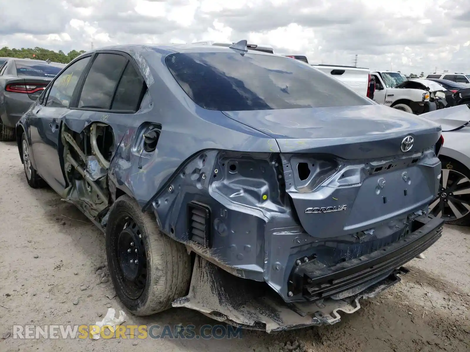 3 Photograph of a damaged car 5YFEPRAE5LP083077 TOYOTA COROLLA 2020