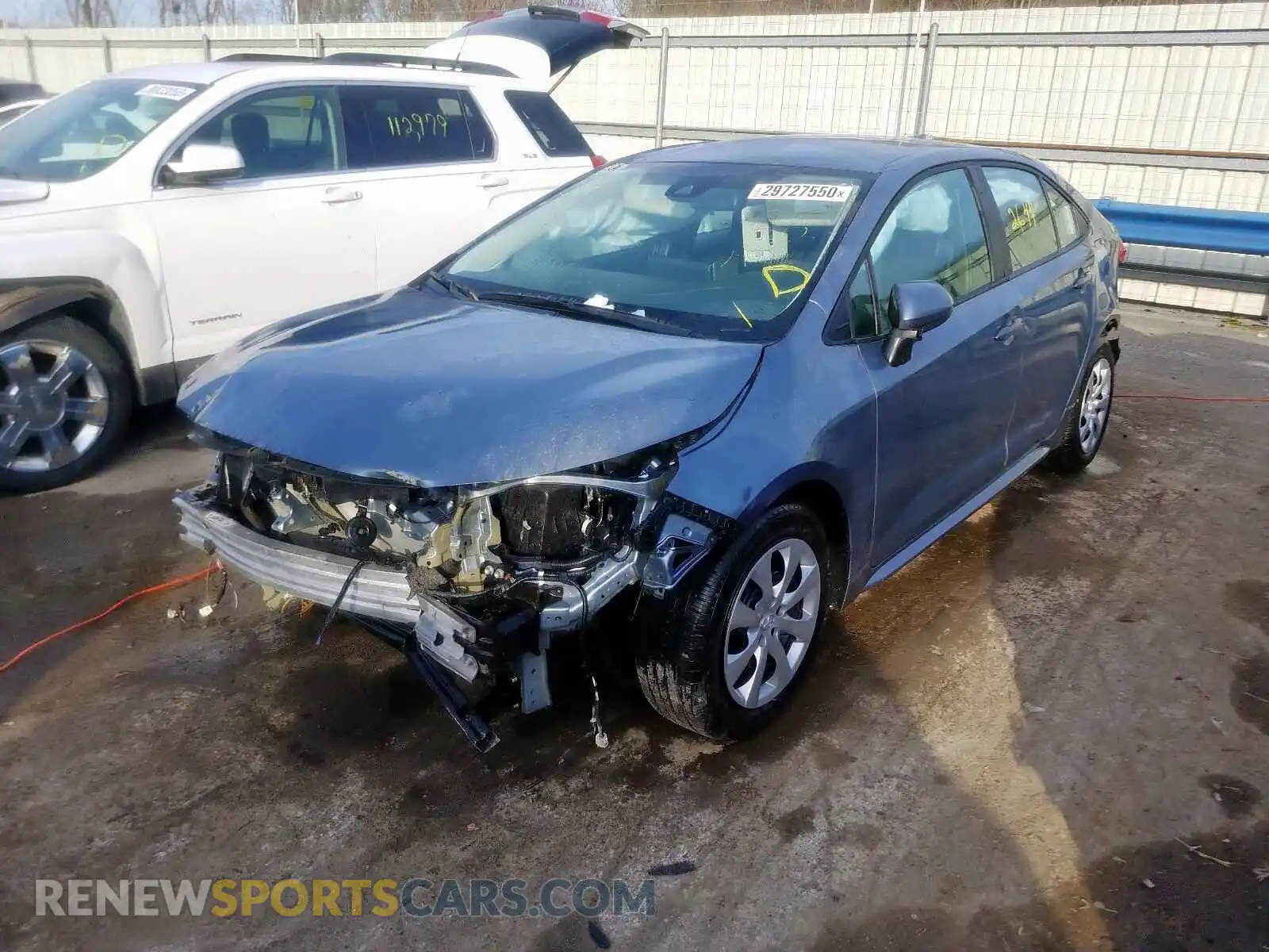 2 Photograph of a damaged car 5YFEPRAE5LP087372 TOYOTA COROLLA 2020