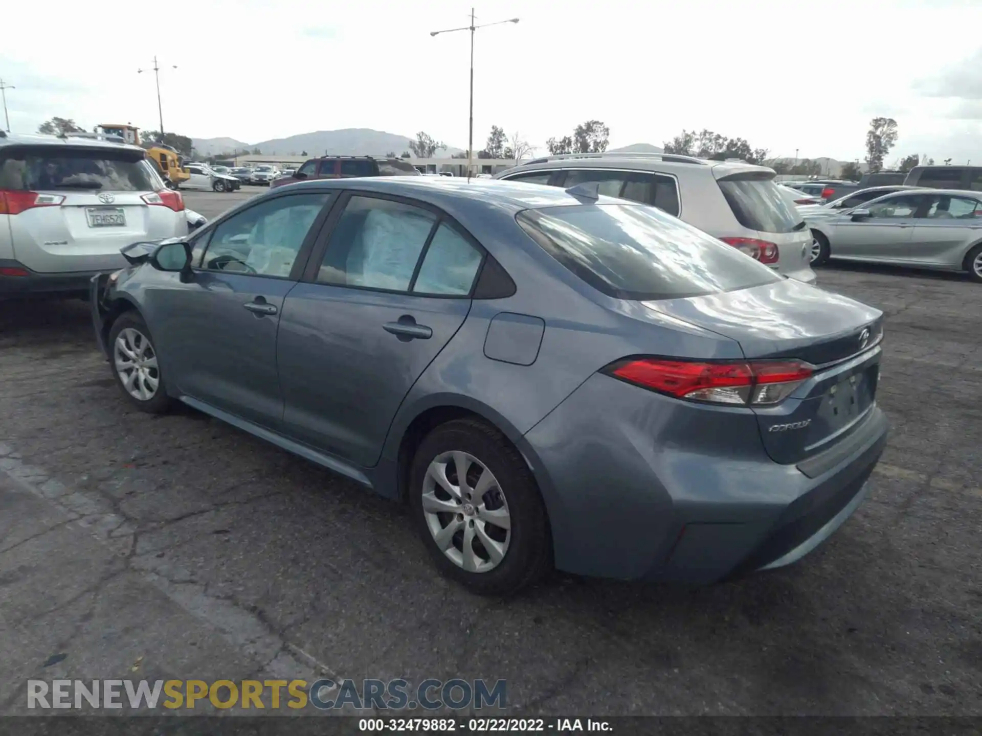 3 Photograph of a damaged car 5YFEPRAE5LP087565 TOYOTA COROLLA 2020