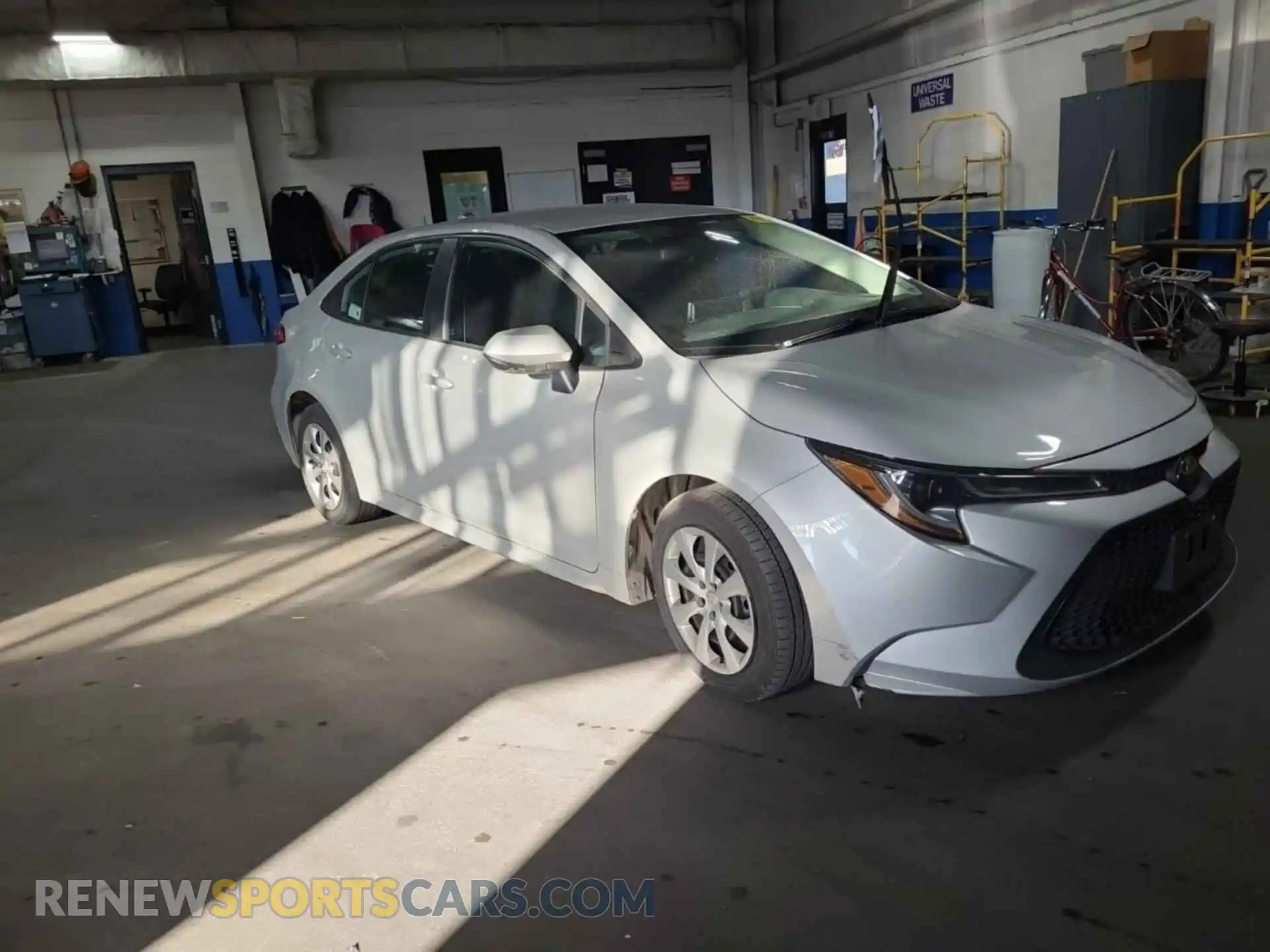 2 Photograph of a damaged car 5YFEPRAE5LP091261 TOYOTA COROLLA 2020