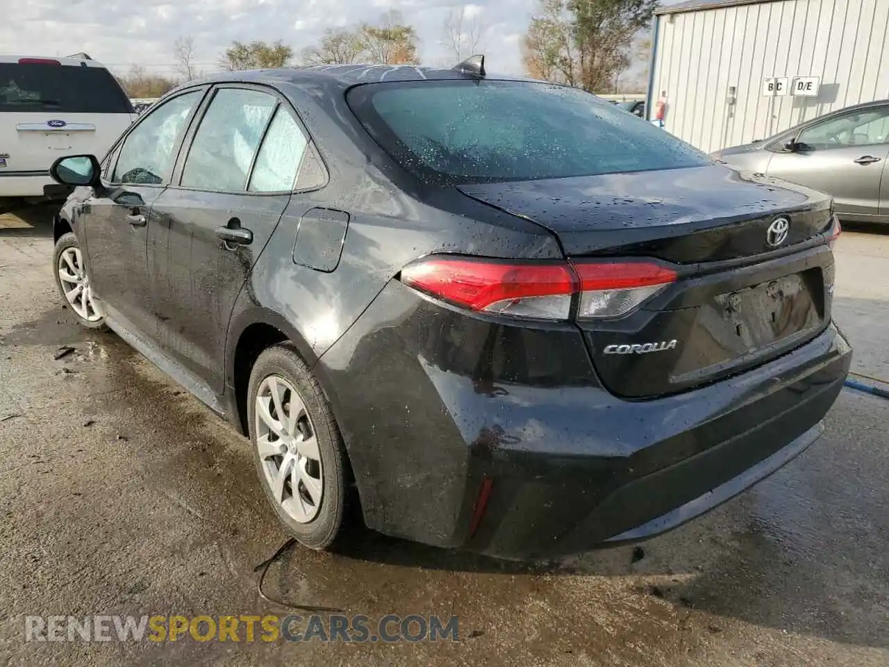 2 Photograph of a damaged car 5YFEPRAE5LP098677 TOYOTA COROLLA 2020